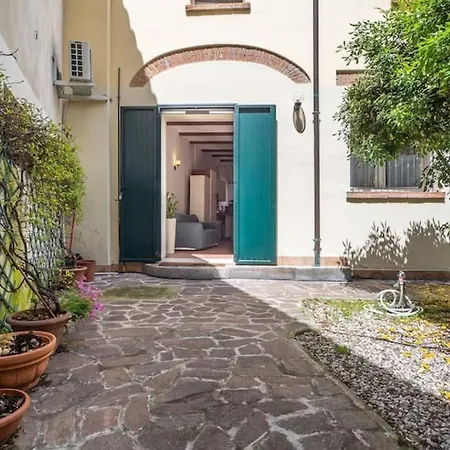 Casa Con Giardino Esclusivo In Piazza Trento Trieste *