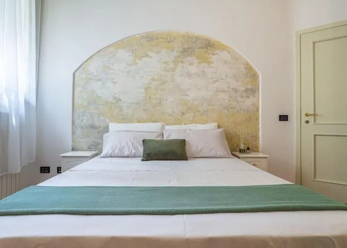 Casa Con Giardino Esclusivo In Piazza Trento Trieste * Ferrara