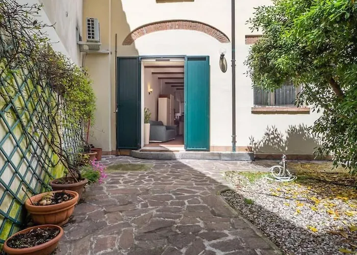 Casa Con Giardino Esclusivo In Piazza Trento Trieste *